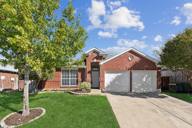 view of front of home featuring a front yard