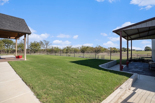 view of yard featuring a patio area