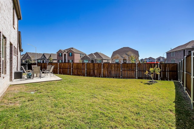 view of yard with a patio area