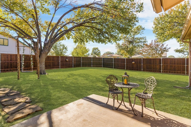 view of yard with a patio area