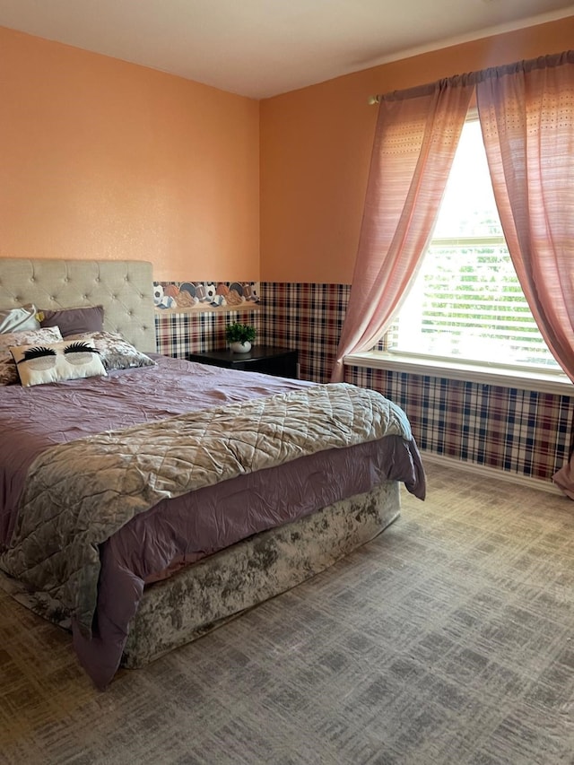 bedroom with carpet flooring