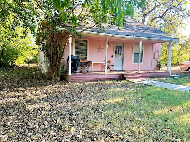 view of front facade featuring covered porch