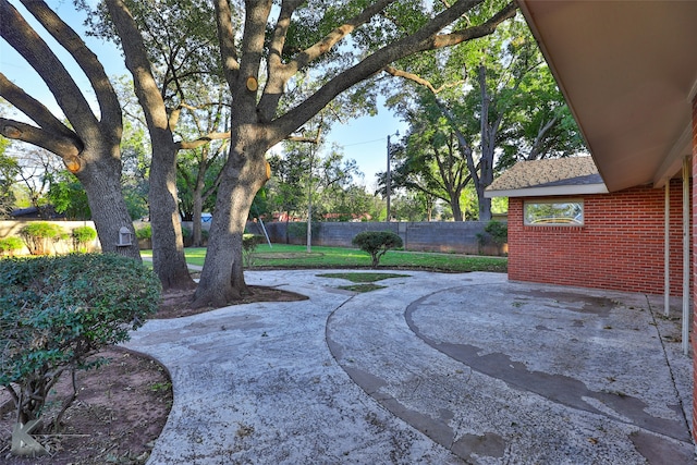 view of yard with a patio