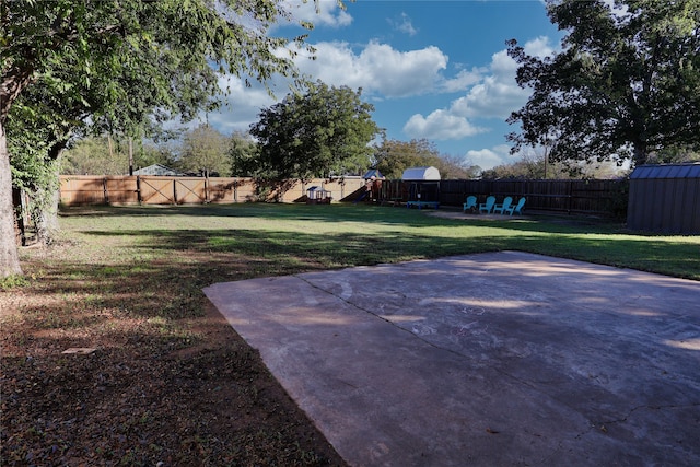 view of yard with a patio area