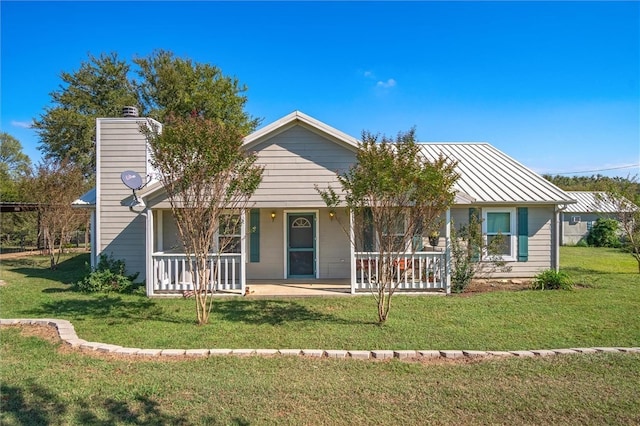 view of front facade with a porch and a front yard