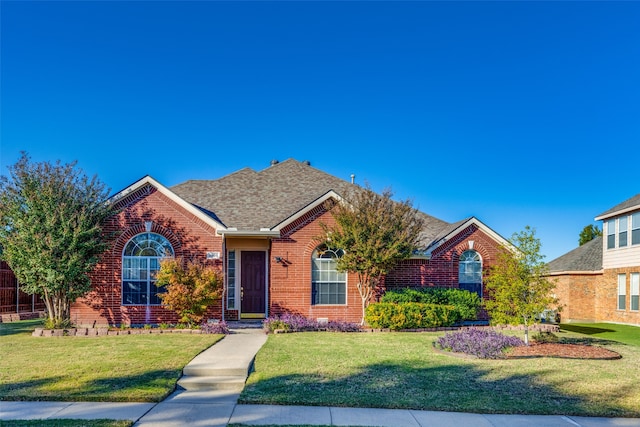 front of property with a front lawn