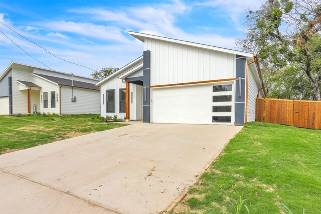 view of front of home with a front yard