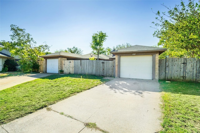 ranch-style house with a front yard