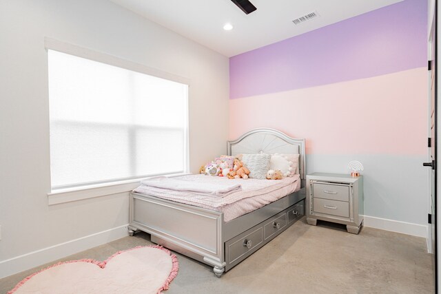 bedroom with recessed lighting, visible vents, baseboards, and ceiling fan