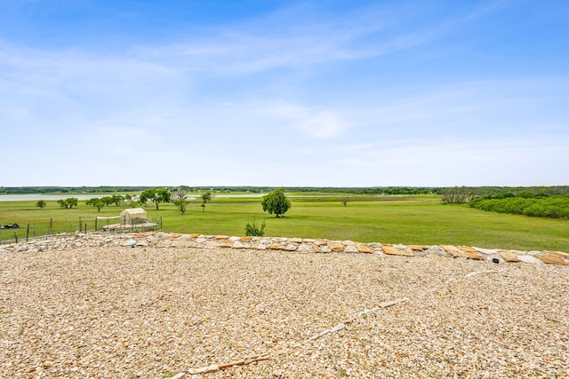 view of yard featuring a rural view