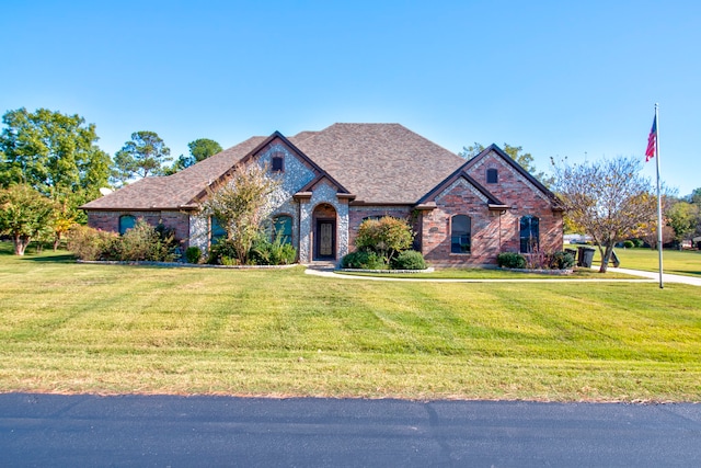 view of front of house with a front yard