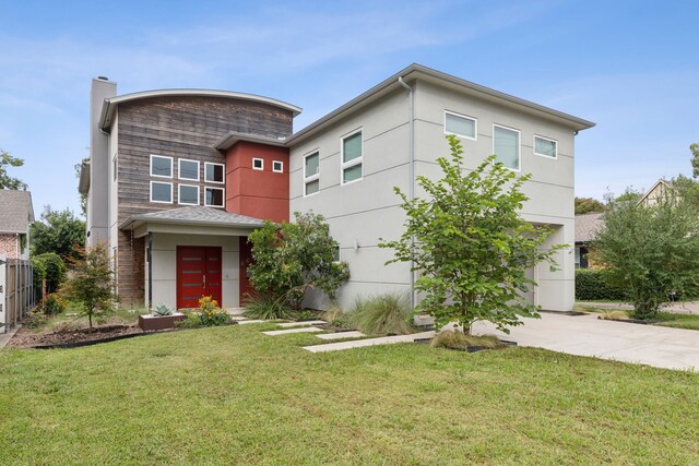 view of front of house featuring a front yard