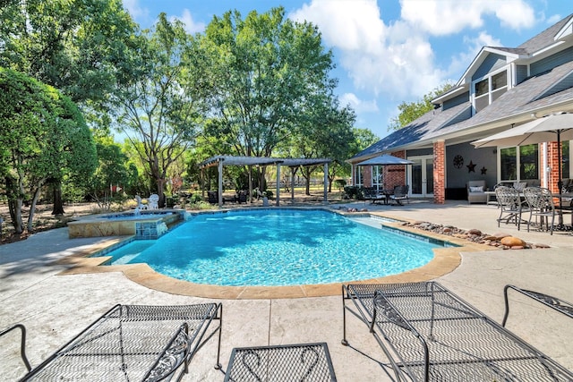 view of pool featuring a hot tub, a pergola, and a patio area