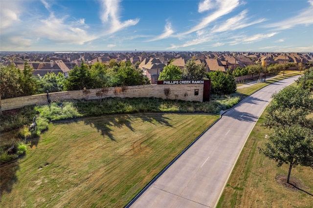 bird's eye view with a residential view