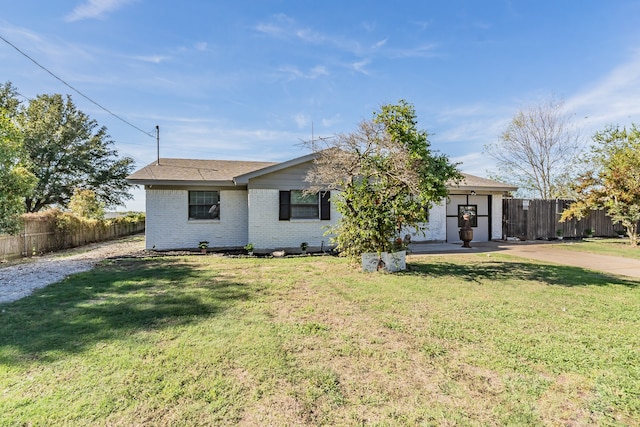 view of front of house with a front lawn