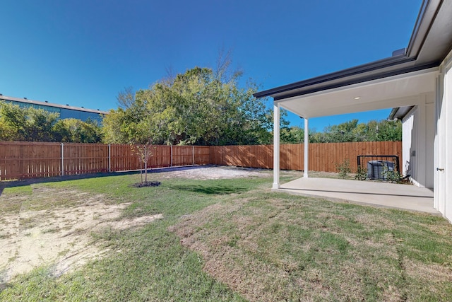 view of yard with a patio