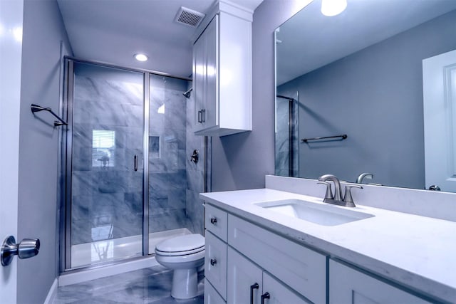 full bathroom featuring visible vents, toilet, a stall shower, and vanity