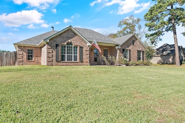 view of front of property with a front yard