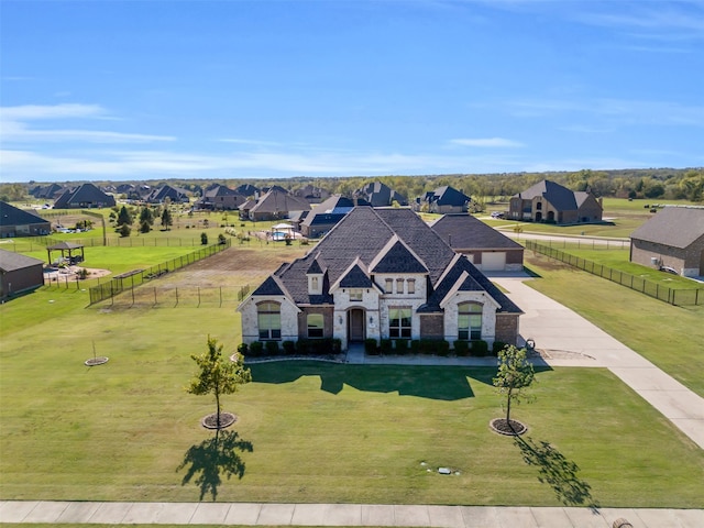 view of front facade featuring a front yard