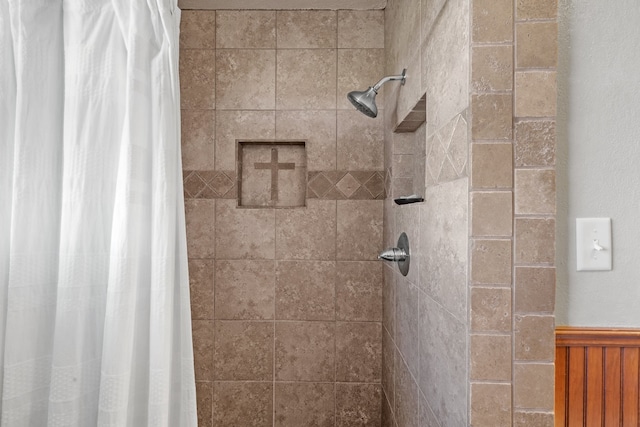 room details featuring walk in shower