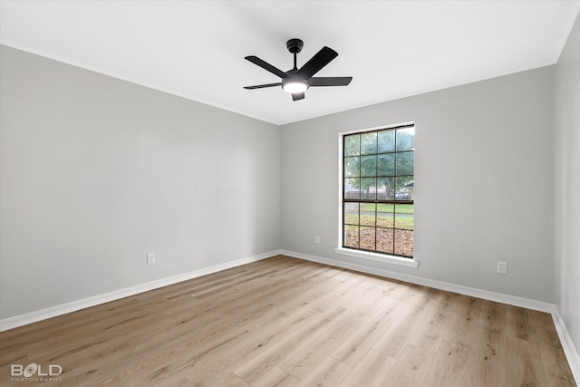 unfurnished room featuring light hardwood / wood-style floors and ceiling fan