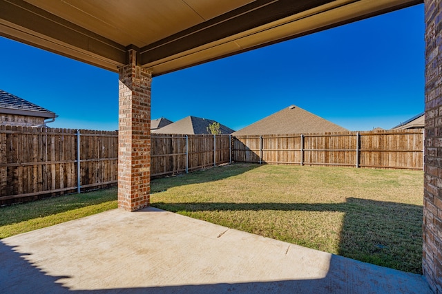 view of yard featuring a patio