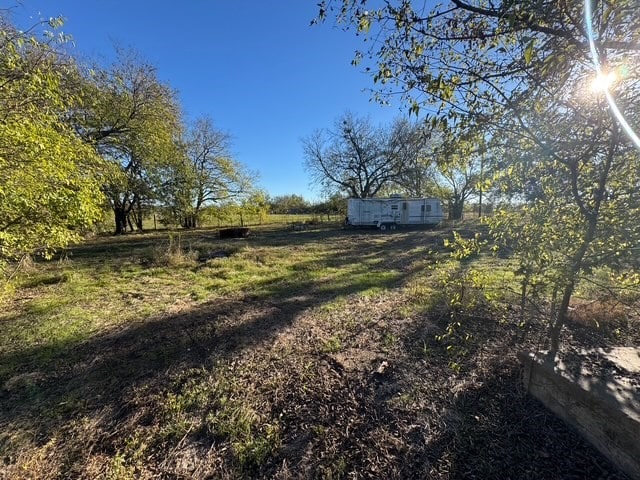 Listing photo 2 for 1483 County Road 1021, Wolfe City TX 75496