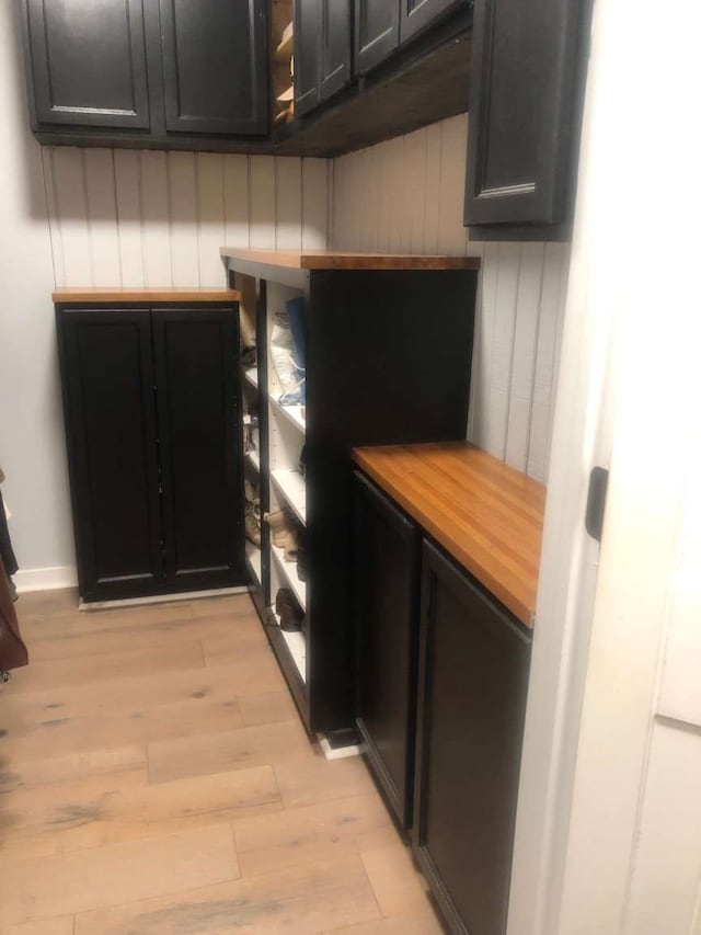 kitchen with light hardwood / wood-style floors