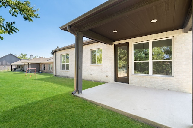 view of yard with a patio