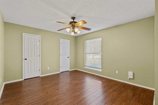 laundry room with baseboards, light tile patterned flooring, cabinet space, and washer and dryer