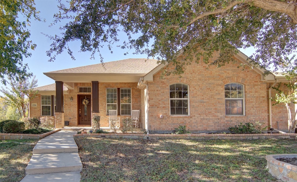 view of front of property featuring a porch