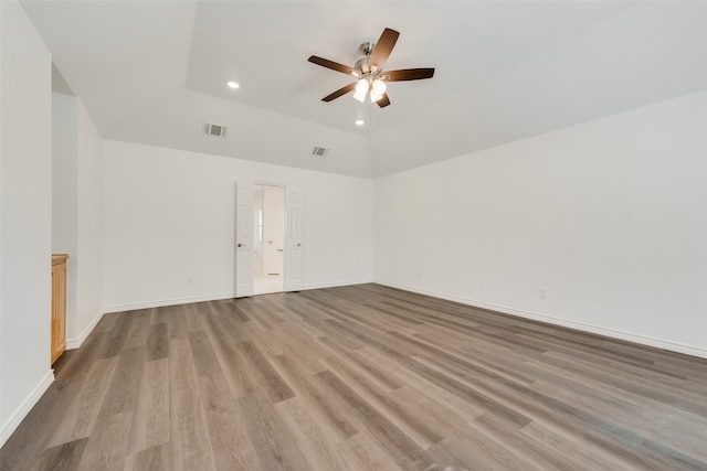 unfurnished room with light hardwood / wood-style flooring and ceiling fan