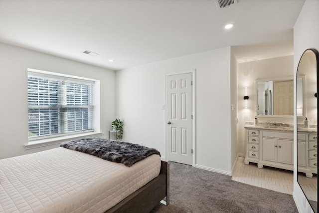 bedroom with carpet floors, baseboards, visible vents, and recessed lighting