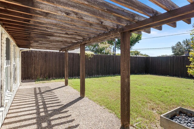 view of yard featuring a patio area