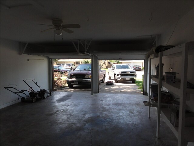 garage featuring ceiling fan