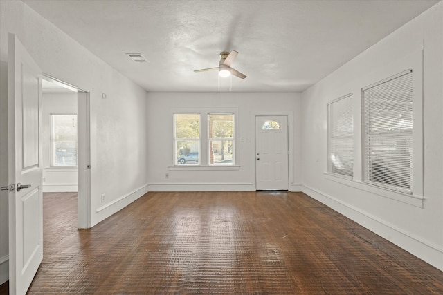 entryway featuring ceiling fan