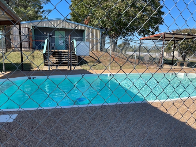 view of swimming pool