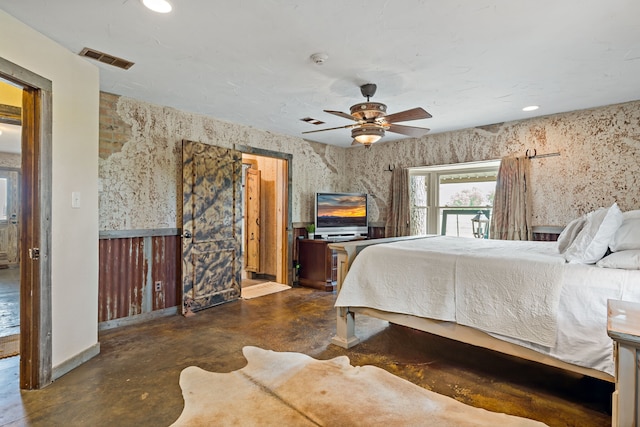 bedroom featuring ceiling fan