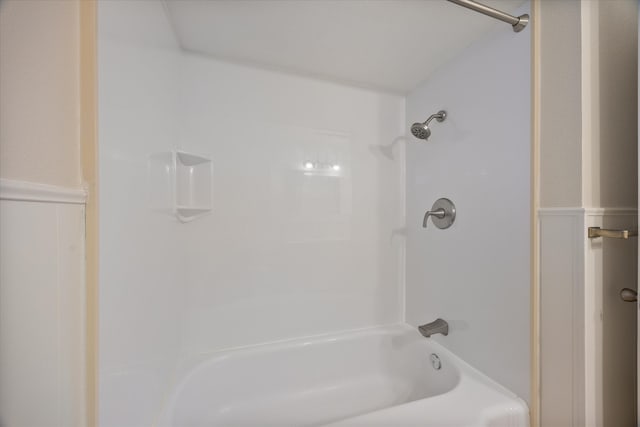 bathroom with shower / tub combination