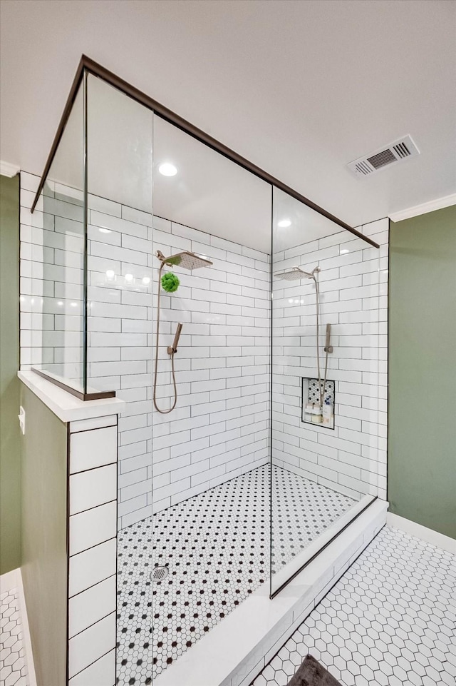 2225 W Park Ave, Corsicana, TX 75110 - full bathroom featuring walk in shower, baseboards, and recessed lighting