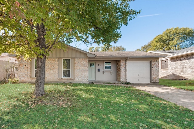 6516 Baraboo Dr, Dallas, TX 75241 - single story home featuring a garage, brick siding, concrete driveway, and a front lawn