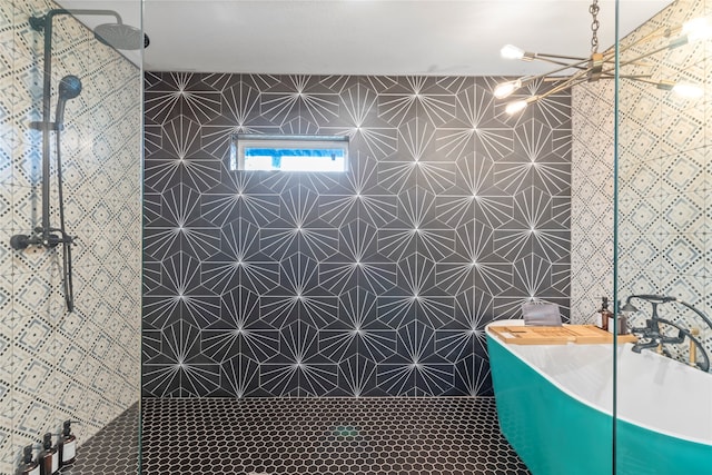 bathroom featuring a tile shower