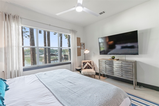 bedroom featuring ceiling fan