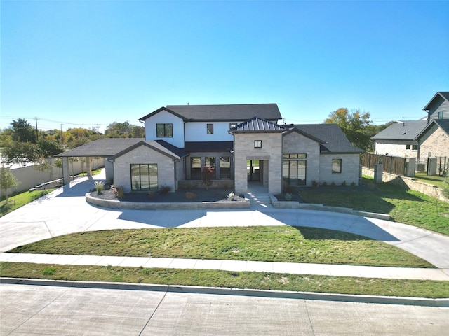 view of front of property with a front yard