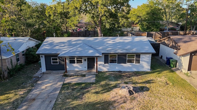 ranch-style house with a front yard