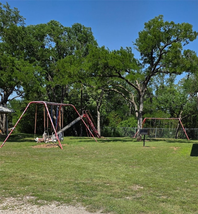 3612 Broken Bow Dr, Granbury, TX 76048 - view of grassy yard