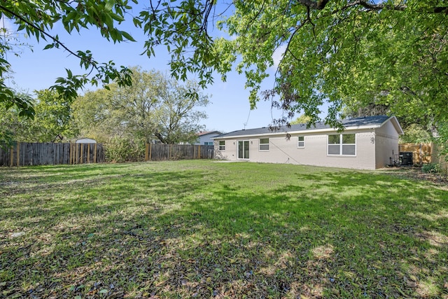 view of yard featuring cooling unit