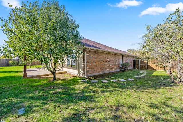 view of yard with a patio