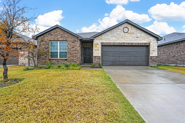 view of front facade featuring a front lawn and a garage