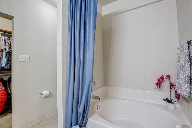 bathroom featuring a bathing tub